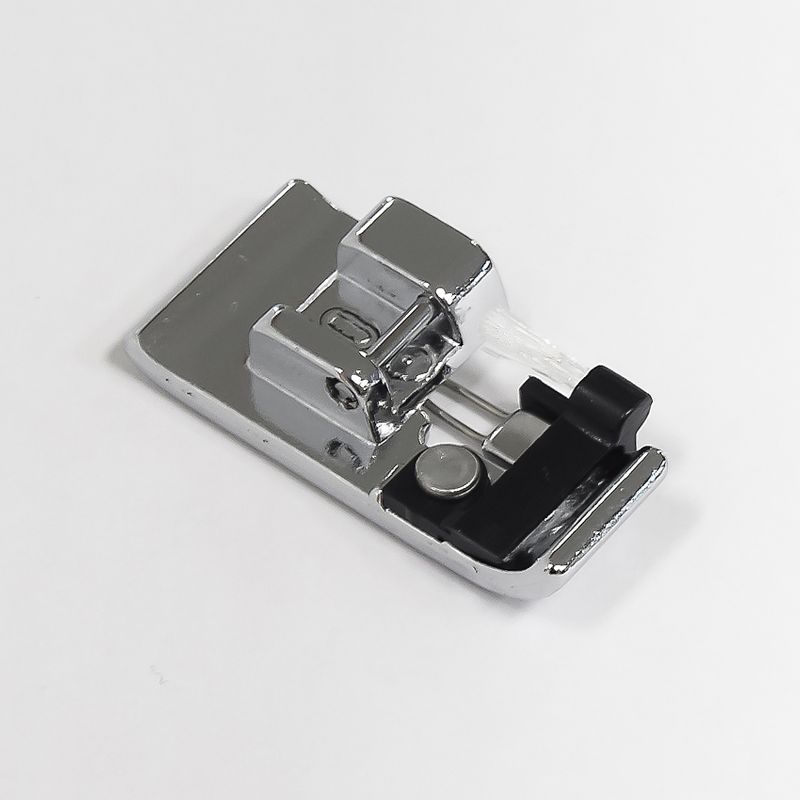 Лапка ДМ оверлочная с щеточкой C, Janome 822-801-001