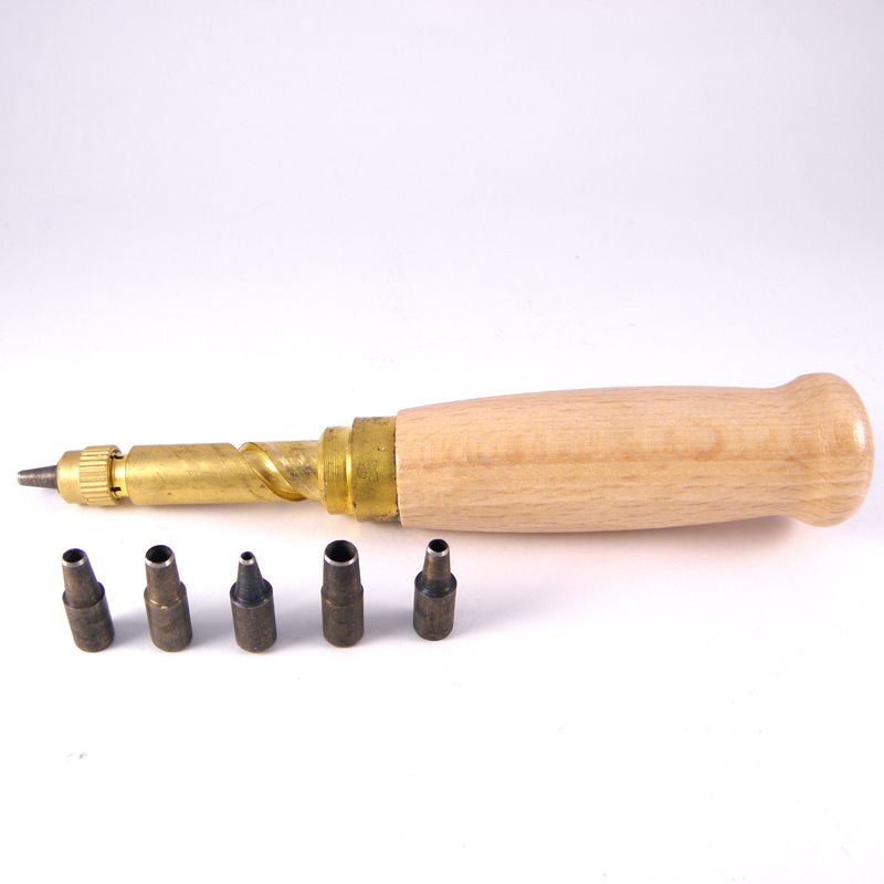 Пробійник 1. 5; 2. 0; 2. 5; 3. 0; 3. 5; 4. 0 мм, дерев'яна ручка