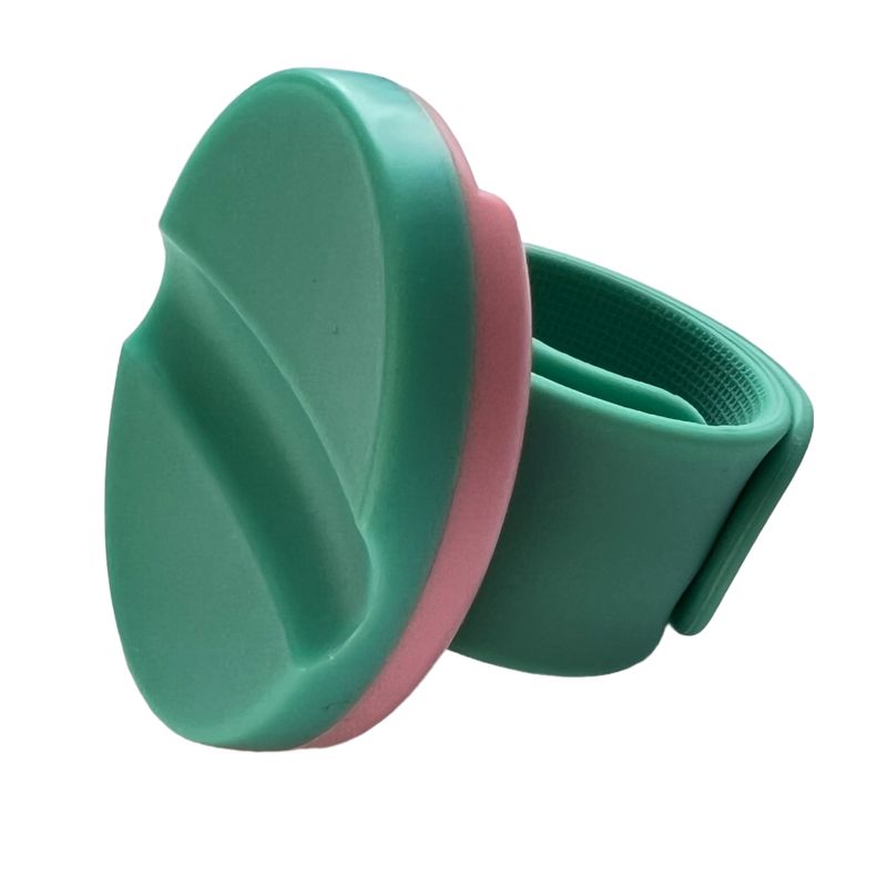 Ігольниця на руку магнітна з силіконовим слеп браслетом, овальна з кришкою d-50х60мм