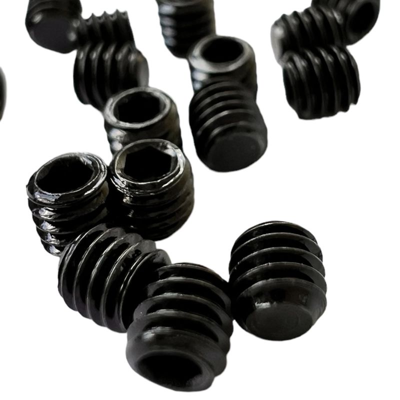 Гвинт кріплення голки на промисловий оверлок Siruba 747, SK216, пак - 100шт, СН